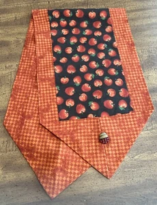 Handmade Country Table Runner 41” Apples Designed With Apple Basket Buttons NEW - Picture 1 of 7