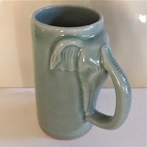 Vintage Elephant Mug Bann Celadon ChiangMai Thai Green Crackled Glaze 5-3/4 EUC - Picture 1 of 9