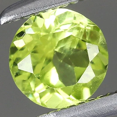 0.47ct t.w 4.8mm Round Natural Unheated Untreated Green Peridot, Myanmar🍏 - image 1 of 4