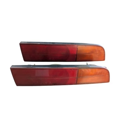 Luz trasera lado pasajero Nissan 300ZX Z31 1987-1989 FABRICANTE DE EQUIPOS ORIGINALES Foto 1 de 4