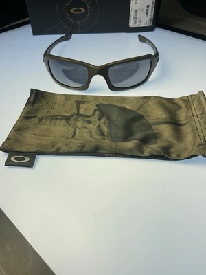 Oakley Fives Squared Sunglasses Matte Olive Frames-Prizm Black Lenses 🫒 BNIB - Image 1 of 4
