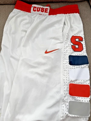 Pantalones Cortos de Baloncesto Nike Syracuse Naranja NCAA Hogar Blanco Pequeños Bolsillos NBA Foto 1 de 4