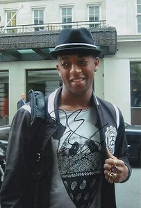JLS Boy Band Oritsé Williams handsigniertes Foto 2 - Bild 1 von 1