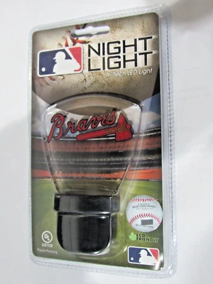 MLB Atlanta Braves Nombre Logo Alta Tecnología LED Luz Nocturna por Auténticos Letreros de Calle Foto 1 de 2