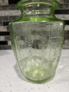 Anchor Hocking PRINCESS GREEN 8" VASE! *Glows* - Picture 1 of 14
