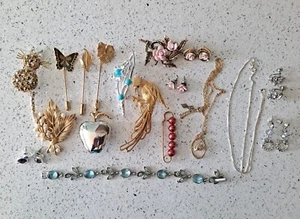 Estate Find Mixed Lot Costume Jewelry-brooch/Pins, Earrings + BSK, Liz Clayborne - Picture 1 of 6