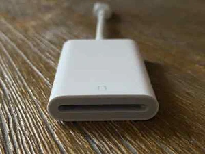Apple USB-C SD card reader / lecteur cartes SD vers USB-C - Zdjęcie 1 z 4