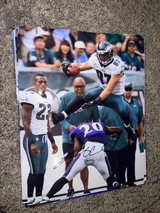Brent Celek a signed PHILADELPHIA EAGLES 8x10 photo - Picture 1 of 1
