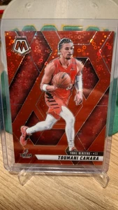 2024-25 Panini Mosaic Basketball Toumani Camara Fast Break Red Mosaic /99 - Picture 1 of 2