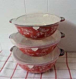 3 Nesting Temptations by Tara Cranberry Red Floral Lace 4,3,2, Qt Bowls with lid - Picture 1 of 7