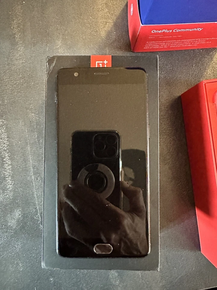 OnePlus 3T  Colette (6Gb - 128Gb) + Cover OnepPlus e Scatolo Originale - Immagine 1 di 4