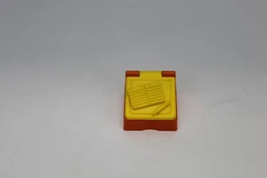 FISHER PRICE LITTLE PEOPLE MODERN SCHOOL TABLE DESK TOY - Picture 1 of 5