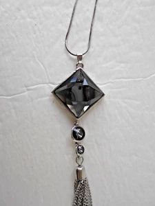 ECLECTIC EARTH CRYSTAL PENDANT NECKLACE SILVER-PLATED METAL CHAIN JEWELRY ~ NEW - Picture 1 of 5