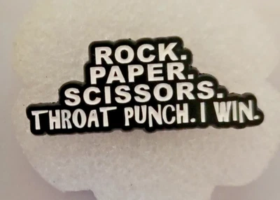 DIVERTIDO DICHO-PIN ESMALTE-ENVÍO TODOS LOS PINES QUE COMPRES POR $4.99-VISITA NUESTRA TIENDA Foto 1 de 3