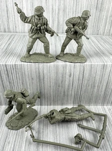Conte Collectibles WWII Lot of 4 Poses German Toy Soldiers 54mm - Bild 1 von 7