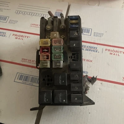 Caixa de fusíveis P56019490 Dodge 1996 Ram 2500 3500 compartimento do motor sob o capô 1995 1997 H1 - Imagem 1 de 4