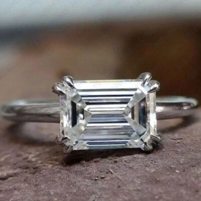 Anillo de compromiso de diamantes HPHT creado en laboratorio con corte esmeralda de 2,00 quilates de oro blanco de 14 k Foto 1 de 4