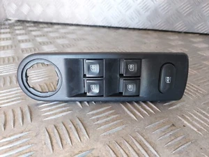 Commande lève vitre Avant Gauche - RENAULT CAPTUR I (1) PHASE I (1) - Picture 1 of 3