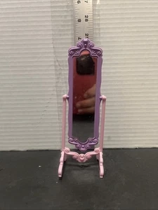 Barbie 2004 Mattel espejo de pie muebles rosa púrpura - Imagen 1 de 4