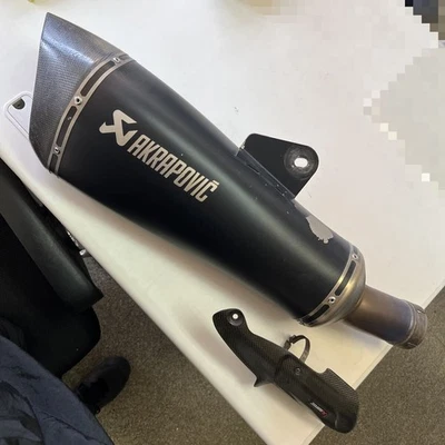 Silenciador sin cordones Akrapovic para BMW R1250RS 2019 opción OEM Foto 1 de 4