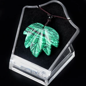 Collar de cuerda trenzada colgante hoja de arce tallada malaquita verde de 1 hilo HT1867 - Imagen 1 de 4