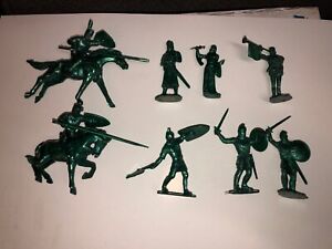 IDEAL GREEN  Medieval  Knights Figures 60mm EXCELLENT w/ 2 HORSES JOUSTING MARX