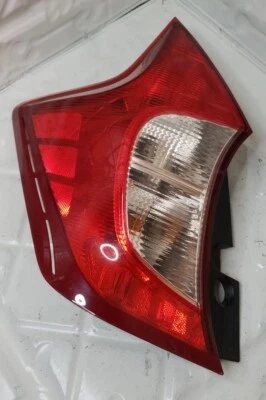 Luz trasera izquierda conductor fabricante original Nissan Versa Note 2014 19 hatchback pn 265553WC0 S2G4 Foto 1 de 4