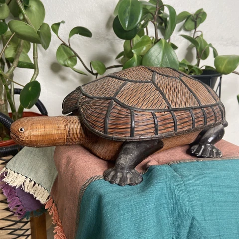 Vintage Shanghai Handicrafts Rattan Wicker Turtle Tortoise Basket Box Cover