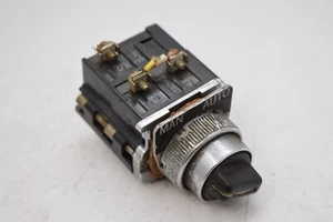 Eaton Cutler Hammer 10250T Selector Switch 2 POS w/ contact block 600V - Picture 1 of 4