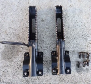 1994 HONDA TRX 90 FOOT PEGS LEFT RIGHT FOOT REST TRX 90 Fourtrax Footpegs  - Picture 1 of 4