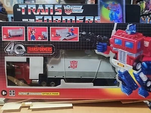 Transformers 40th Anniversary Optimus Prime With An Add Bonus Trading Card Mint  - Bild 1 von 7
