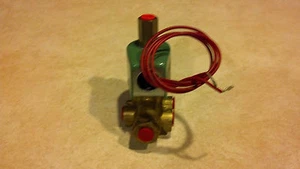Válvula solenoide Asco Red-Hat 8345F1 1/4" 120/110 voltios 4 vías - Imagen 1 de 4