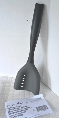 Pampered Chef ~NEW~ SILICONE MIX 'N CHOP SPATULA - Chop + Scoop + Drain + Serve! - Image 1 of 4