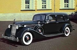 Packard Twelve (Model 1936) WWII Soviet Leader's Car with Passengers 1:35 ICM355 - Immagine 1 di 4