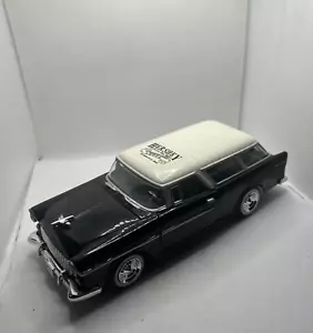 1955 Chevrolet Bel-Air Nomad Black And White 1:24 Diecast 73248 - Picture 1 of 16