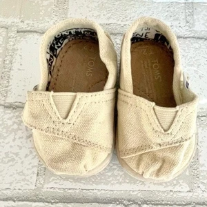 Toms Baby Kleinkind Kinder Beige Canvas Schuhe Größe T2 NEU - Bild 1 von 4