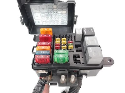 2000 GMC Yukon 1500 4x4 4 Door Fuse Box Engine Bay Under Hood Sierra 1998 C51 - Image 1 of 4