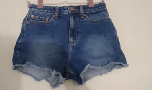 Denim By Victoria's Secret PINK High-Rise Cut Off Short Size 2 NWT - Picture 1 of 5