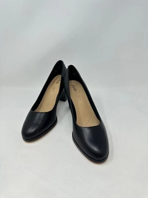 Женские кожаные туфли-лодочки на блочном каблуке Clarks модель Kaylin Cara — США: 8/W, черные, P1(C540T) - Изображение 1 из 4