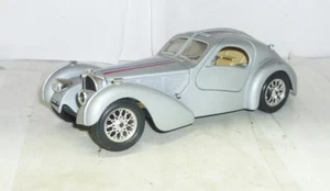 MODELLINO AUTO - BUGATTI ATLANTIC 1936 - Burago Bburago - 1:24 - DISCRETO - Foto 1 di 9
