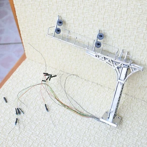 1 x HO OO block searchlight cantilever signal bridge tricolor 2 track metal #D43 - Picture 1 of 4