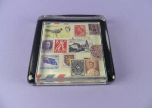 Pisapapeles de vidrio pesado vintage original con diseño de sello postal - Imagen 1 de 1