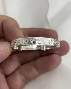 Sterling Silber Babys runder DiaCut keltisches Design erweiterbarer Armreif - 6 mm Breite - Bild 1 von 4