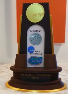 GATORS-NCAA-DIVISION1-BASKETBALL-NATIONAL CHAMPION TROPHY, LARGE - Bild 1 von 7