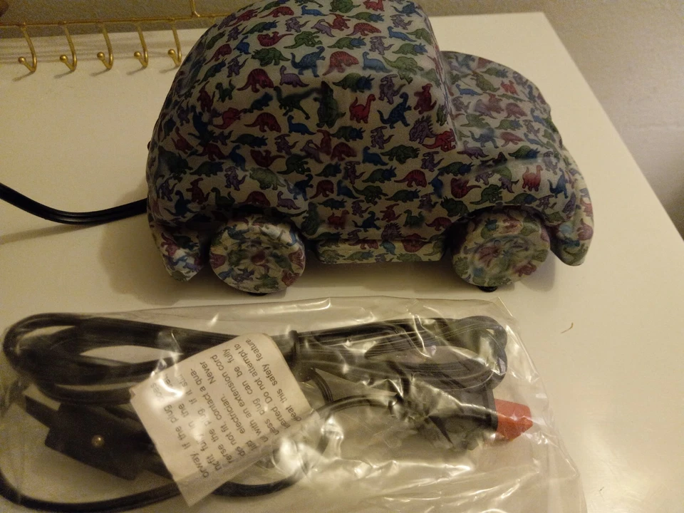 恐龙台灯 — 第 1/1 张图片