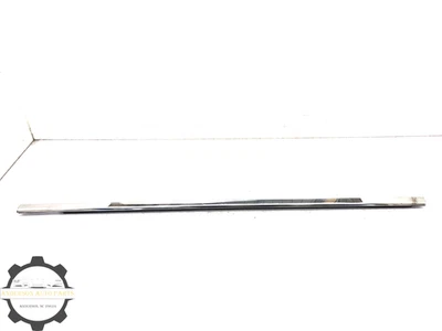 Infiniti Q70L M37 M56 2011-2019 conductor izquierdo puerta delantera ventana cinturón moldura OEM Foto 1 de 4