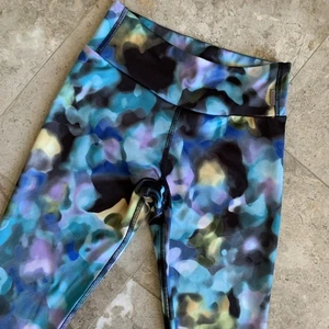 KOS USA Leggings Yoga Training Sport Capri Hose Top Zustand Größe S - Bild 1 von 9