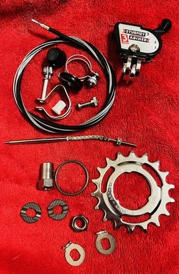 Sturmey Archer 3 Gang Trigger Schalthebel, 18T Ritzel, Kabelführungen, Kippbolzen - Bild 1 von 4