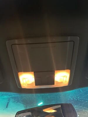 Used Front Upper Center Console fits: 2015 Ford Explorer roof w/o sunroof Front - Imagem 1 de 4