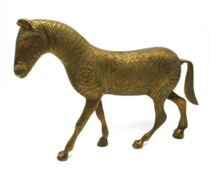 Figura de caballo perseguido de metal de latón ornamentado artesanal vintage sin firmar - Imagen 1 de 9